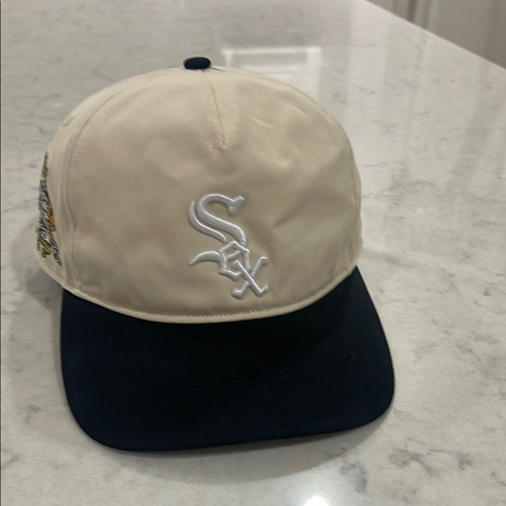 Kith x 47 Chicago White Sox snapback hat never worn in EC